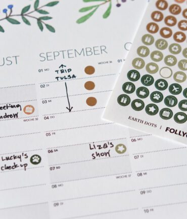 Follygraph wall calendar stickers 2026 2027 kalendarz scienny planer scienny